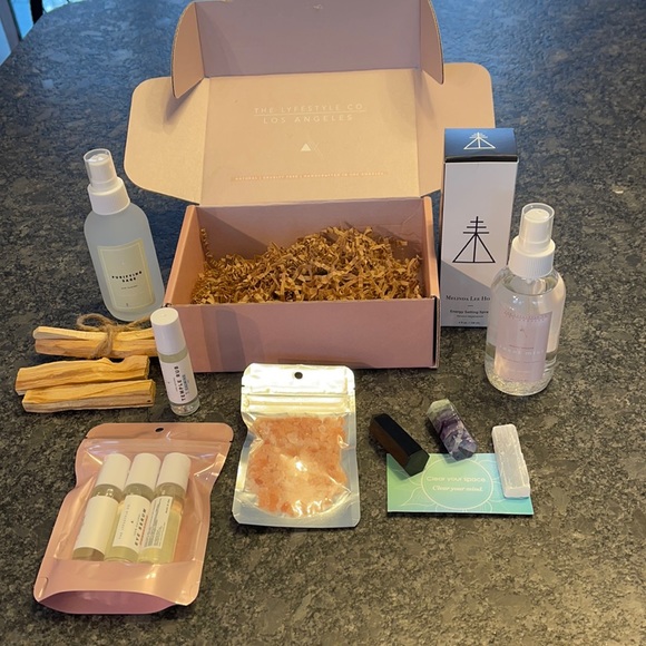 The Lyfestyle Company Other - The Lifestyle Co Manifestation kit w/crystals, room sprays & more est RV $300